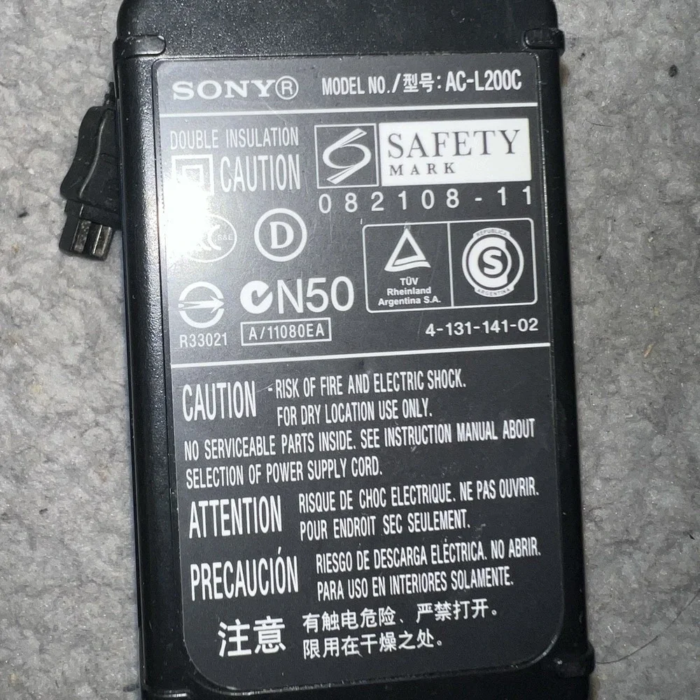 Genuine Sony HandyCam AC-L200C AC-L200D AC-L25B 8.4V Power Supply Charger OEM